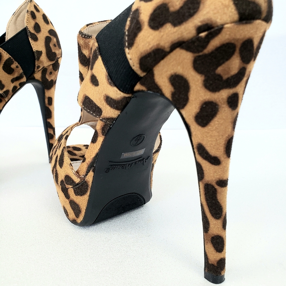 Sky High & Super Sexy Animal Print Platform Stiletto Heels, Peeptoe Sz 5.5 - Picture 9 of 9